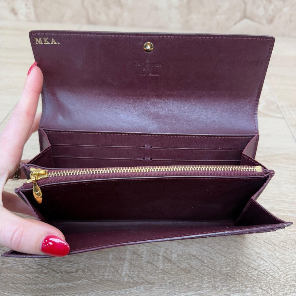Louis Vuitton Burgandy Monogramed Vernis Sarah Wallet with COA - Picture 3 of 16